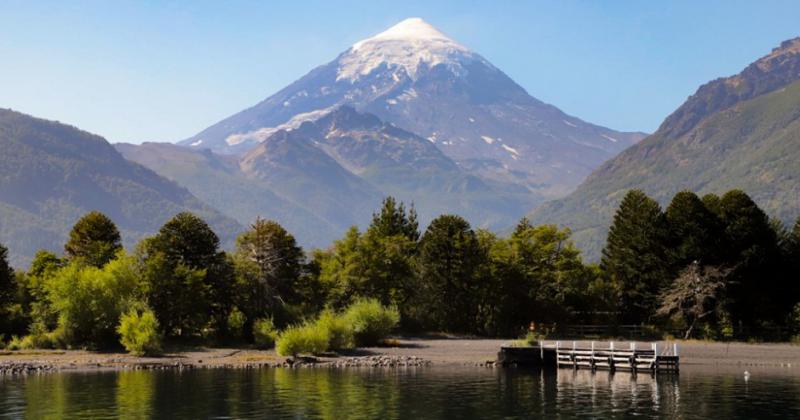 Papeloacuten- el gobierno debioacute rever el sitio sagrado mapuche del volcaacuten Laniacuten