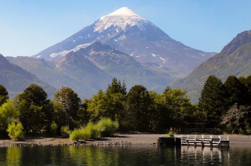 Papeloacuten- el gobierno debioacute rever el sitio sagrado mapuche del volcaacuten Laniacuten