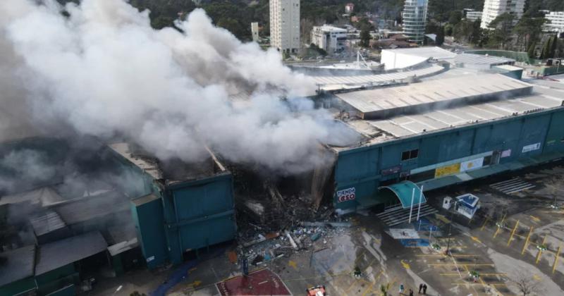 Controlan el incendio del shopping en Punta del Este