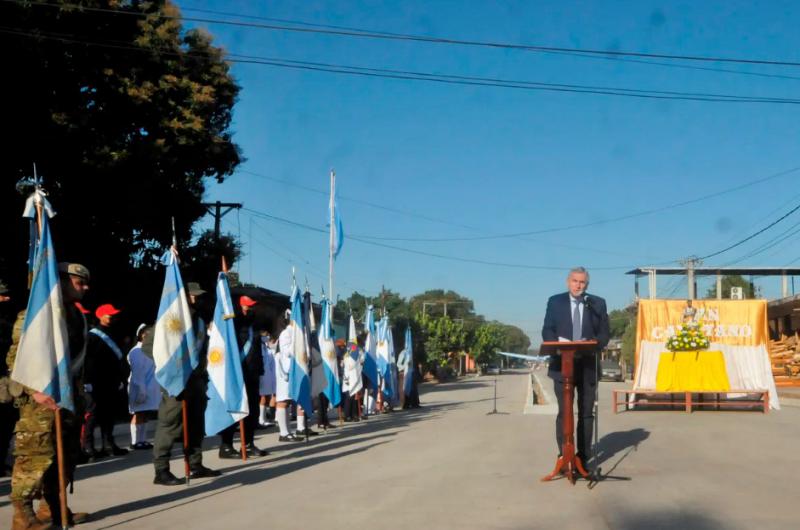 El Gobernador  dejoacute inaugurada la pavimentacioacuten en Caimancito