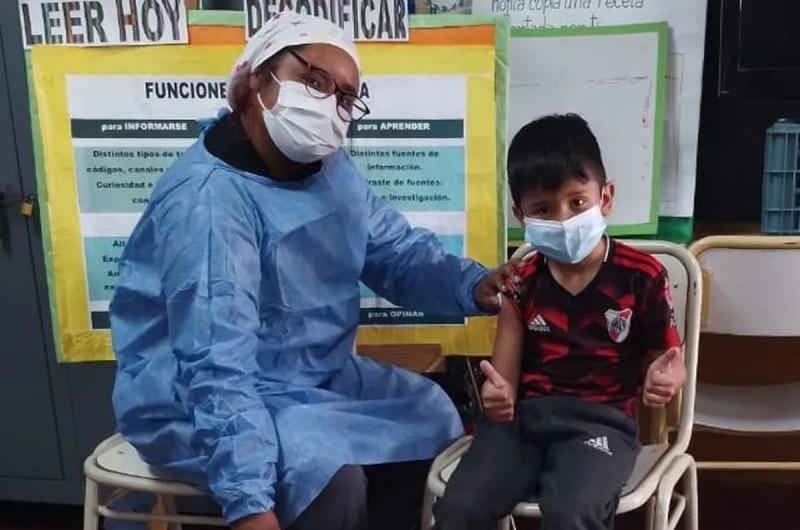 Vacunacioacuten contra Covid en escuelas primarias