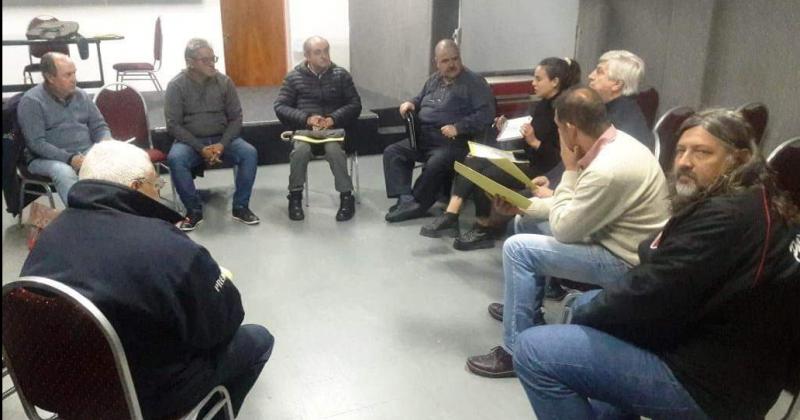 El Ciacuterculo de Periodistas Deportivos de Jujuy participoacute de una reunioacuten de la  FAPED