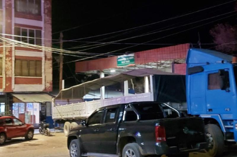 Prosigue el bloqueo en el puente internacional La Quiaca-Villazoacuten