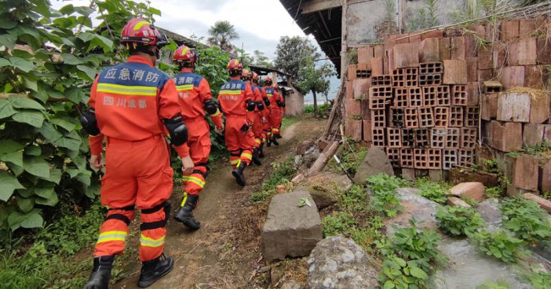 Sube a 46 la cantidad de muertos por un sismo en el suroeste de China