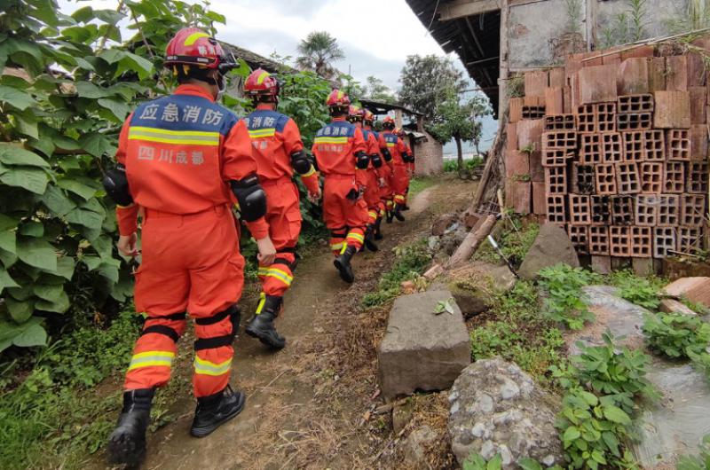 Sube a 46 la cantidad de muertos por un sismo en el suroeste de China