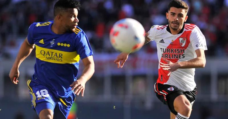 Boca recibe  River en el partido que paraliza al paiacutes