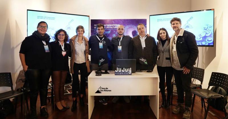 Jujuy firmoacute convenio para el desarrollo de actividades tecnoloacutegicas y cinematograacuteficas