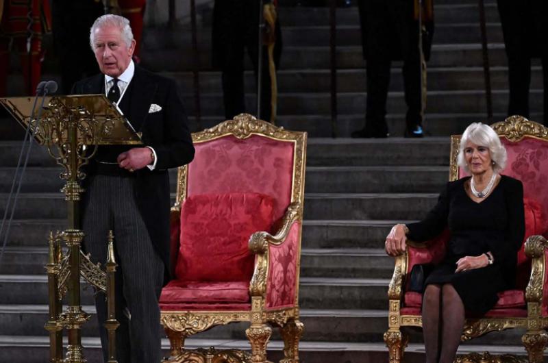 El rey Carlos III se dirigioacute al Parlamento por primera vez