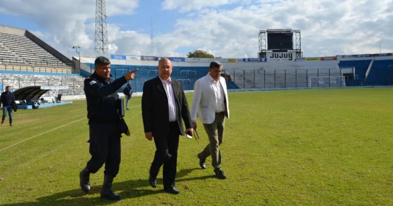 Alrededor de 700 policiacuteas asignados para Veacutelez - Independiente