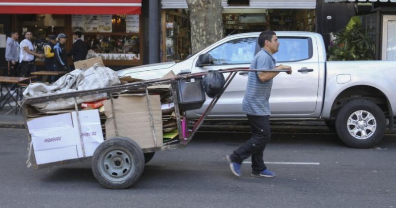 Desempleo en el paiacutes bajoacute al 69-en-porciento- en el 2ordm trimestre