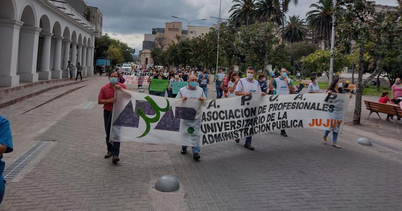 Apuap realiza paro y una jornada de difusioacuten en peatonal Belgrano