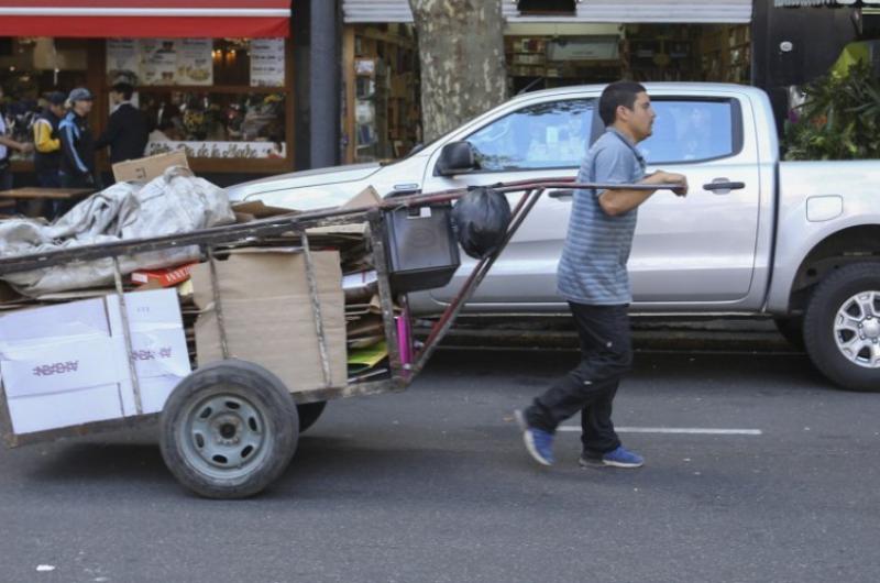 Desempleo en el paiacutes bajoacute al 69-en-porciento- en el 2ordm trimestre