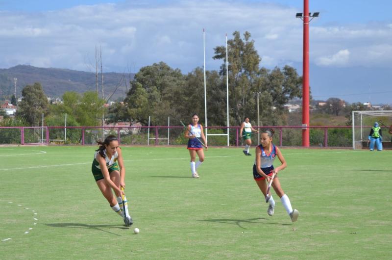 Juegos Evita- Finales provinciales en Canotaje Hockey Ajedrez y Acuatloacuten