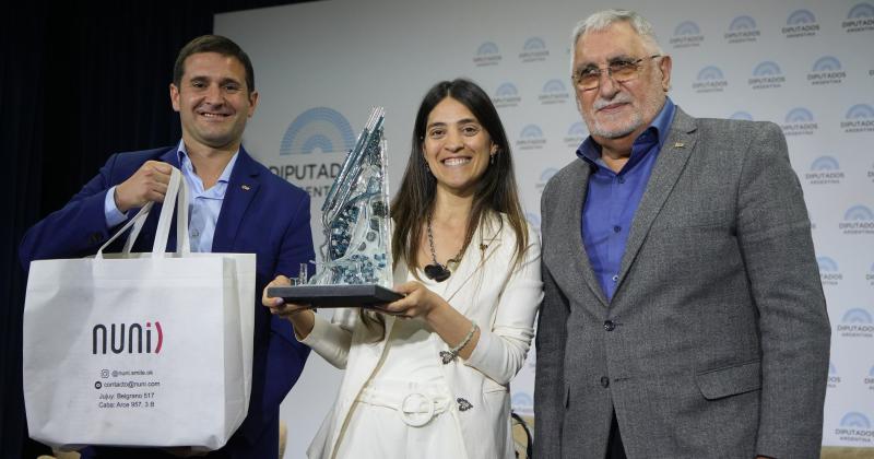Emprendedora jujentildea fue distinguida con el premio Joven Empresario Argentino
