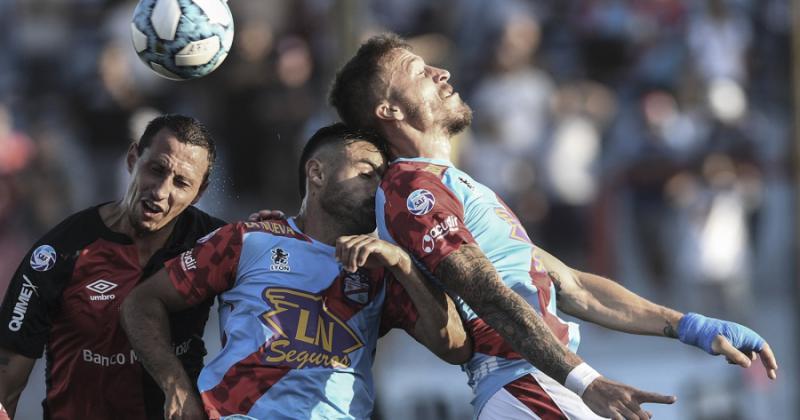 Newells y Arsenal de Sarandiacute se repartieron los puntos