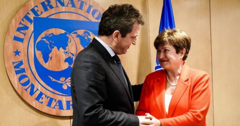 El FMI aproboacute la revisioacuten del tercer trimestre y enviaraacute us10000 millones