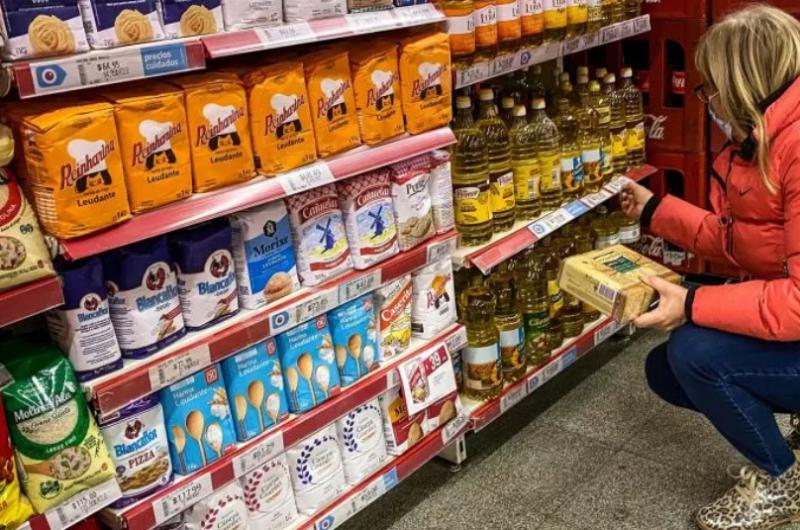 La inflacioacuten superaraacute 100-en-porciento- este antildeo y en septiembre llegoacute al 67-en-porciento- 