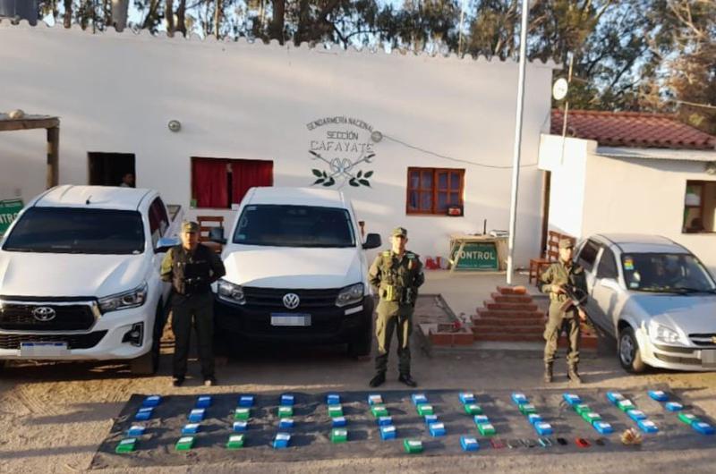 Detectan 48 kilos de droga ocultos en una camioneta
