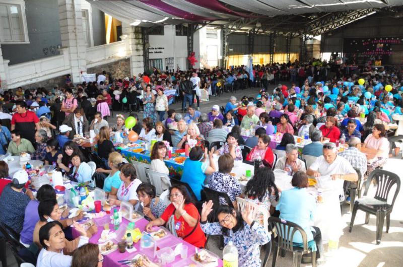 Con un encuentro en la vieja estacioacuten finalizoacute la Semana del Adulto Mayor