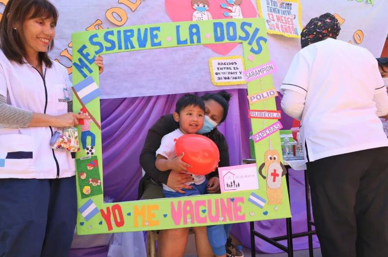 Jujuy lidera campantildea de vacunacioacuten contra sarampioacuten rubeola paperas y poliomielitis