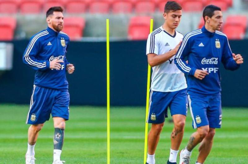 Messi confiacutea en la recuperacioacuten de sus compantildeeros