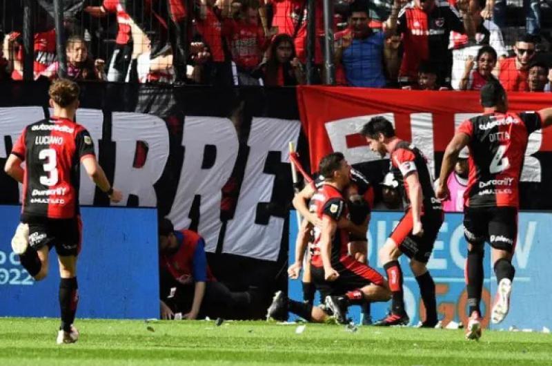 Boca perdioacute con Newells que resistioacute con diez y le puso suspenso a la definicioacuten de la Liga Profesional