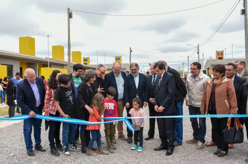 Se entregaron 60 viviendas e infraestructura en barrio Alto Comedero