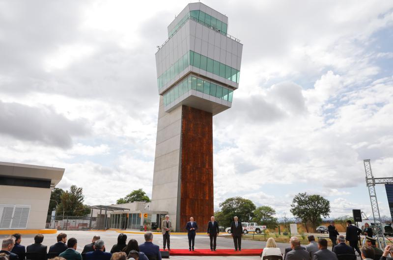 Una edificacioacuten moderna cuya construccioacuten tuvo en cuenta el impacto ambiental