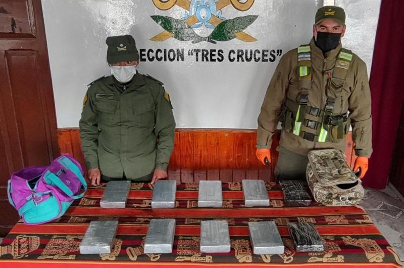 Trasladaban en un oacutemnibus maacutes de 10 kilos de cocaiacutena