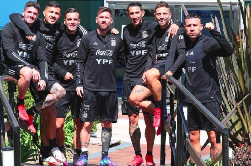 Con Messi a la cabeza y varias sorpresas Scaloni presentoacute la lista preliminar 