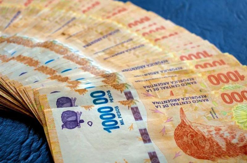 No descartan un bono de fin de antildeo para trabajadores privados