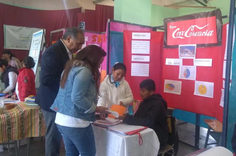 Feria de Educacioacuten Arte Ciencia y Tecnologiacutea en Abra Pampa