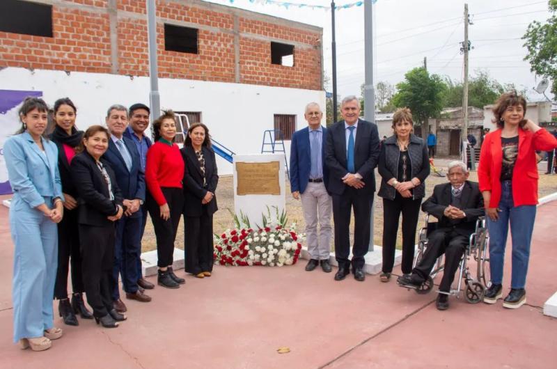 El gobernador Morales acompantildeoacute a la comunidad de Rodeito en el 37deg aniversario