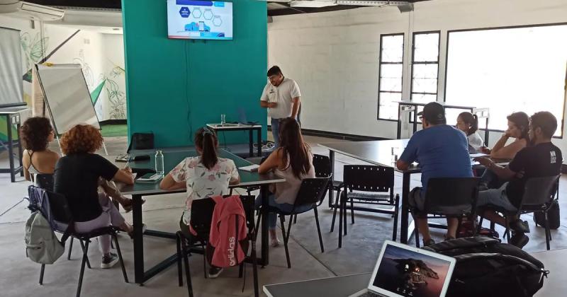 Dictan capacitaciones a emprendedores de la provincia