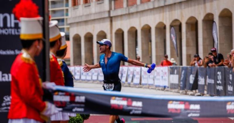 El argentino Galindez ganoacute el IronMan en Mar del Plata