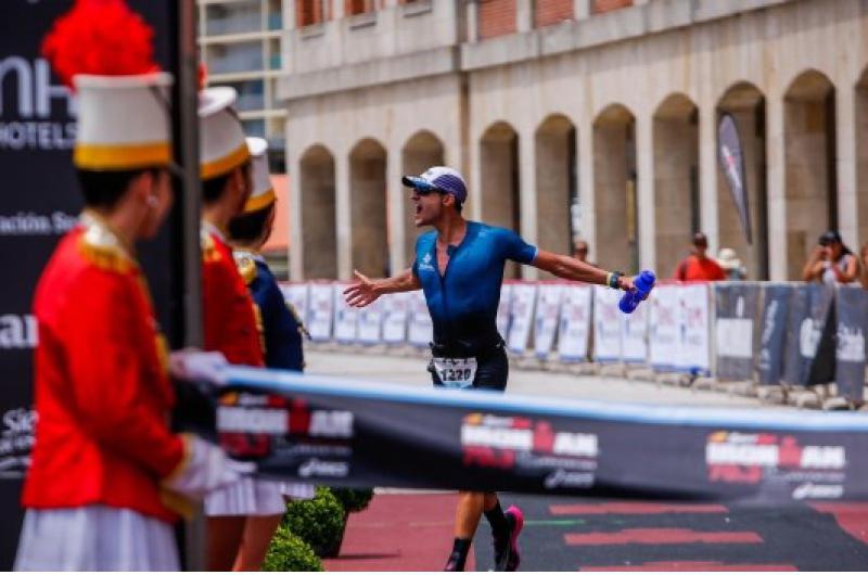 El argentino Galindez ganoacute el IronMan en Mar del Plata