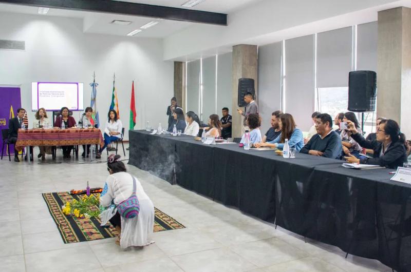 Pueblos Indiacutegenas- Realizaron jornada interministerial de fortalecimientos 