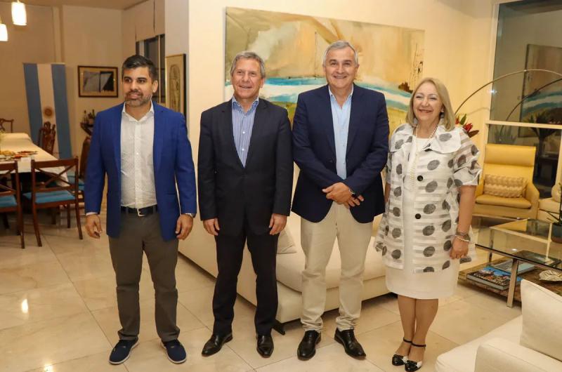 Morales junto a Giacoppo y representantes de distintas aacutereas en Panamaacute