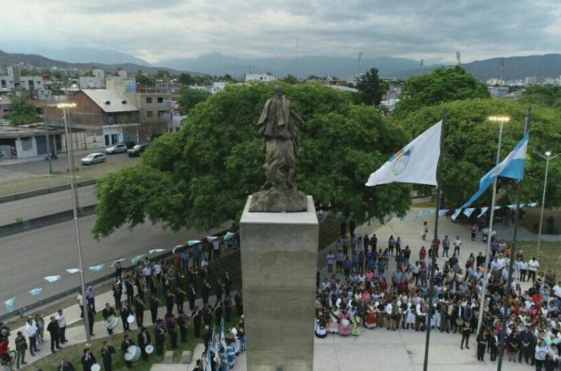 El intendente Jorge inauguroacute el monumentoal General Arias