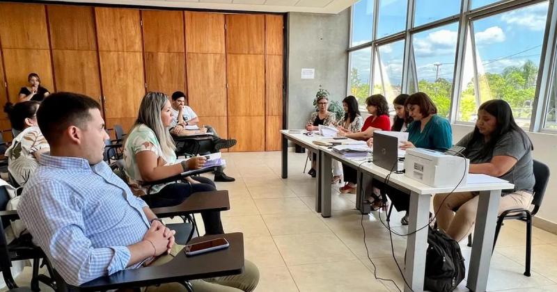 Apertura de sobres para la adquisicioacuten de recursos tecnoloacutegicos educativos