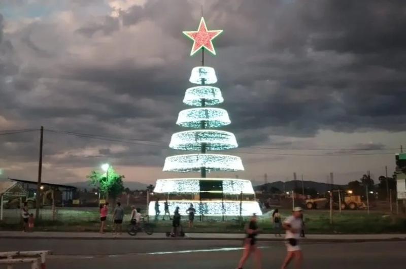 Iluminacioacuten especial para algunos sitios de la ciudad