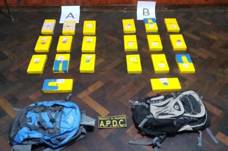 Delitos Complejos de la Provincia secuestroacute maacutes de 20 kilos de cocaiacutena