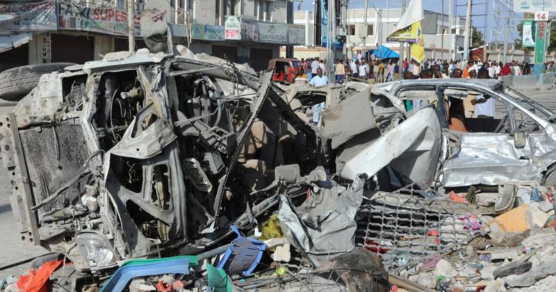 Al menos 19 muertos en un doble atentado con coche bomba de islamistas radicales en Somalia