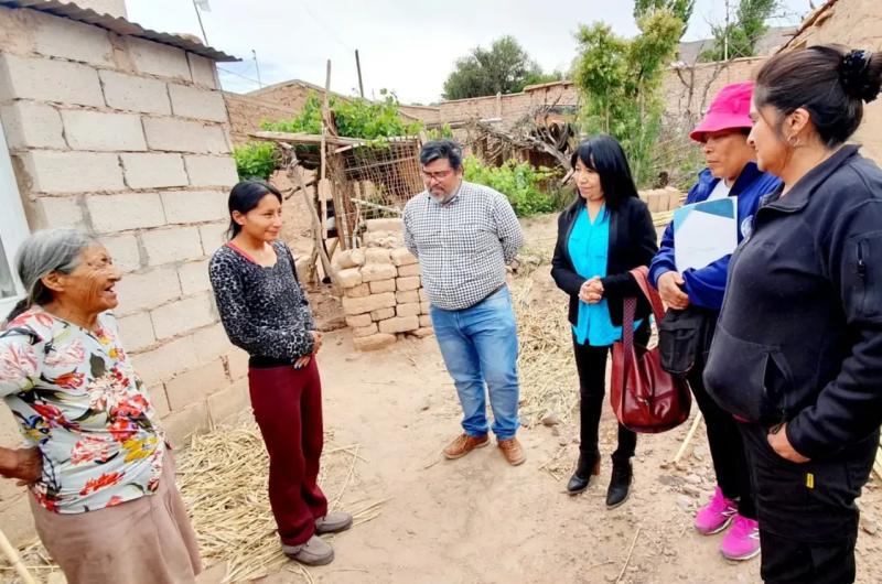 Desarrollo Humano asistioacute a una familia vulnerable de Uquiacutea