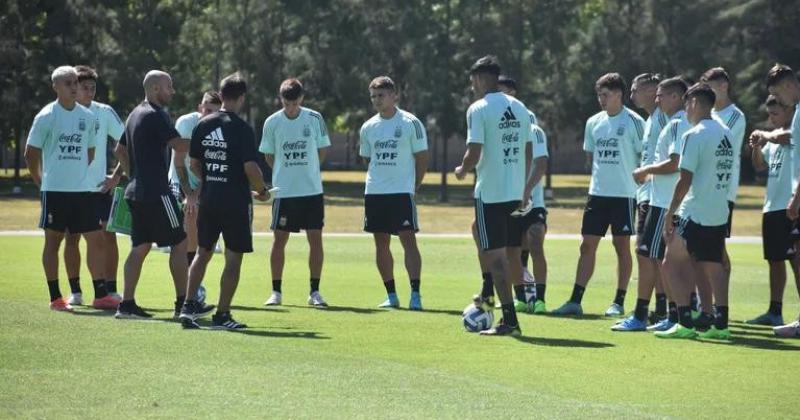 Javier Mascherano presentoacute la lista del Sub 20 para el Sudamericano