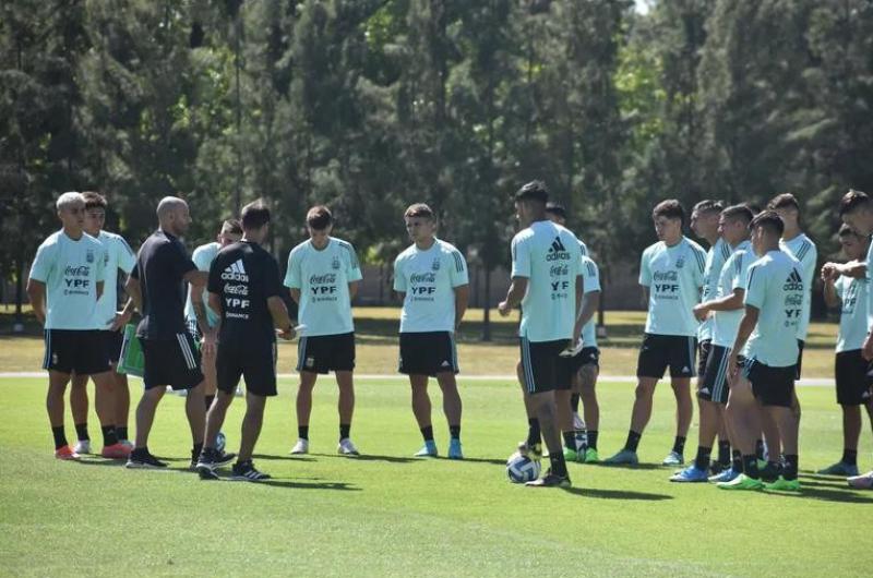 Javier Mascherano presentoacute la lista del Sub 20 para el Sudamericano