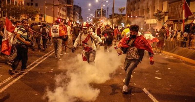 Dos nuevos muertos por las protestas en Peruacute