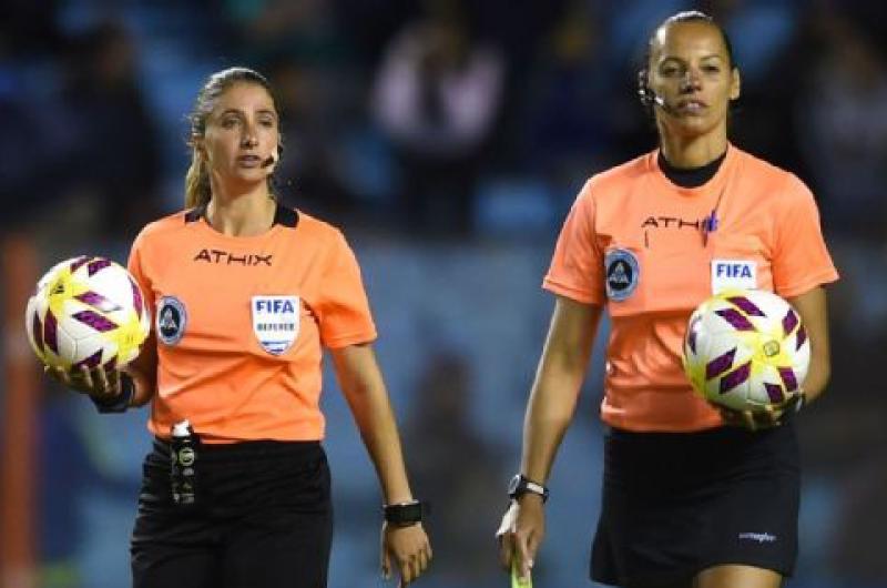 Cuatro aacuterbitras argentinas estaraacuten en el Mundial femenino