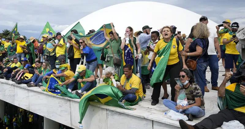 Bolsonaristas detenidos son trasladados al penal de Papuda