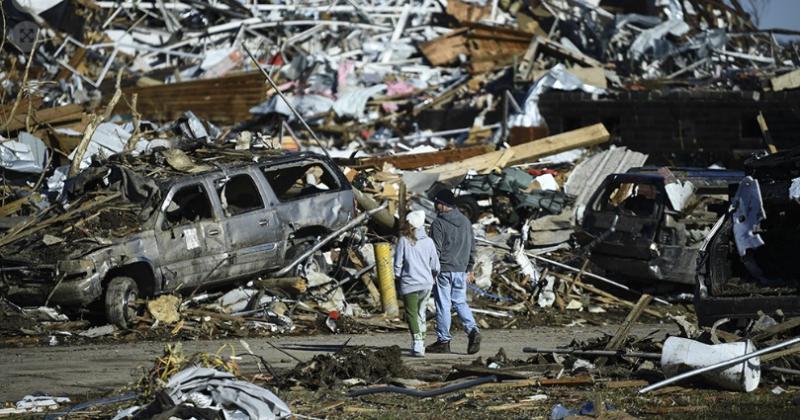 EEUU- Varios tornados golpearon la zona sur causando nueve muertes